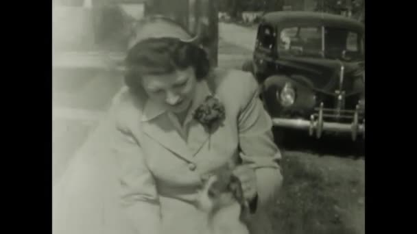 Chicago Stati Uniti Giugno 1949 Riprese Vintage Una Donna Con — Video Stock
