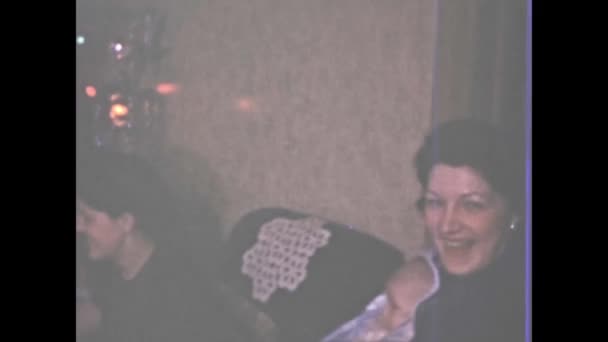 Chicago Stany Zjednoczone Grudzień 1949 Ciepłe Spotkanie Rodzinne Lat Tych — Wideo stockowe