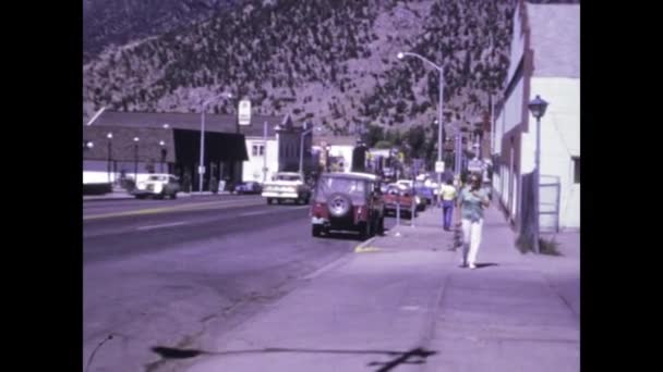 1975年6月 アメリカ合衆国フェニックス 1970年代のアリゾナの趣のあるアメリカの町のヴィンテージ映像 — ストック動画