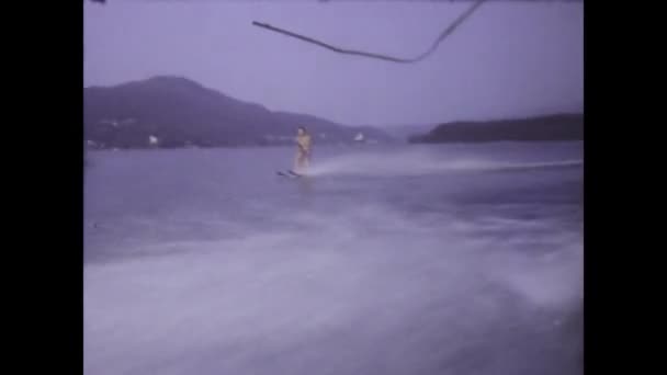 Krumpendorf Wrthersee Austria June 1975 Dynamic 1970S Footage Man Water — Stock Video