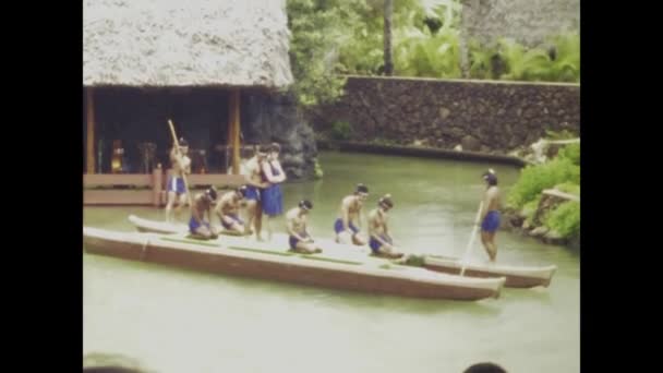 Waimea Hawaii Juni 1970 1970 Talet Hawaiian Dansare Traditionella Båtar — Stockvideo
