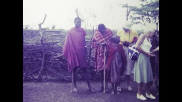 Масаи Мара Кения Июнь 1975 Кадры 1970 Годов Запечатлевшие Жителей — стоковое видео
