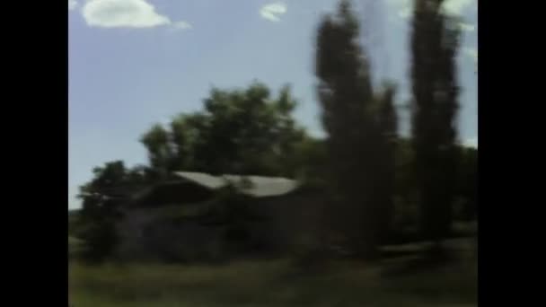 1975年6月 アメリカ合衆国 グランドキャニオンを横断するハイウェイカーの1970年代の映像 広大な風景とヴィンテージ旅行を展示 — ストック動画