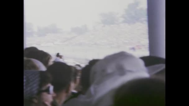 마이애미 1975년 1970년대의 포뮬러 레이스 시대의 상징적인 자동차와 드라이버를 — 비디오