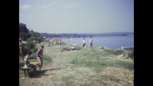 Bardolino Włochy Czerwiec 1975 Vintage Materiał Pokazujący Malownicze Piękno Jeziora — Wideo stockowe