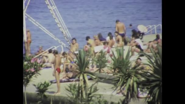 Bardolino Itália Junho 1975 Filmagem Vintage Mostrando Beleza Cênica Lago — Vídeo de Stock