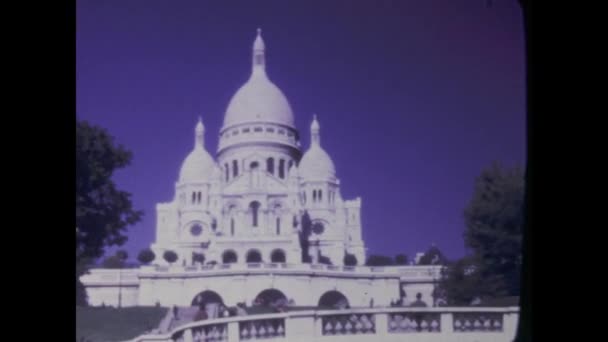 Paryż Francja Maj 1975 Urzekający Materiał Lat Tych Ukazujący Malownicze — Wideo stockowe