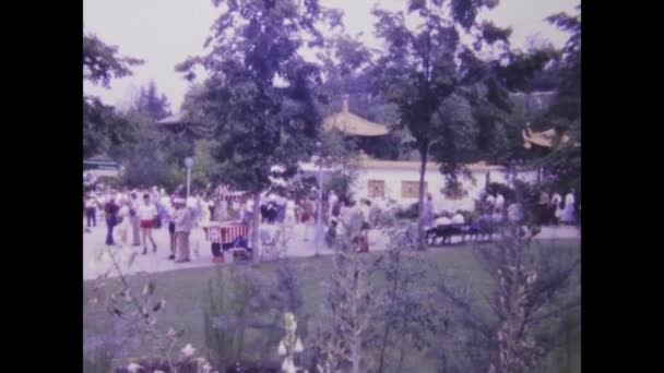 München Tyskland Maj 1983 Fängslande Film Från 1983 International Garden — Stockvideo