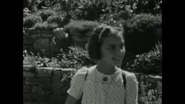 Dolomitler Talya Haziran 1955 Çocukların Komik Anları Anılarını Yakalayan Yılların — Stok video