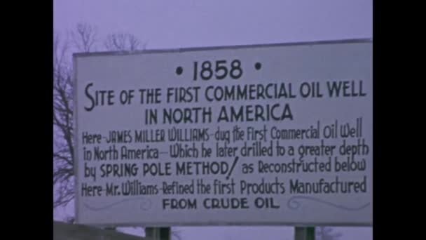 1962年3月 カナダのトロント カナダの石油博物館の60年代の映像は 北米初の石油井戸を示しています — ストック動画
