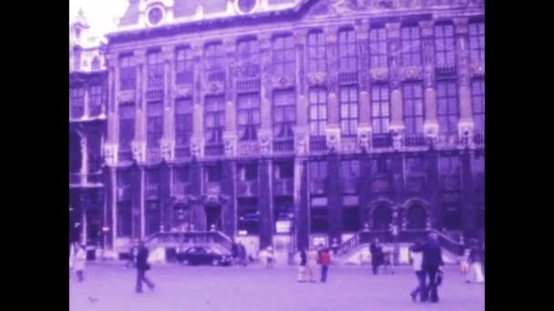 1975年5月 比利时布鲁塞尔 70年代布鲁塞尔迷人的风景 展示了它的标志性建筑和街道 — 图库视频影像