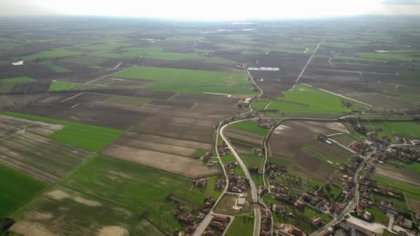 Erleben Sie Eine Luftperspektive Auf Die Sattgrünen Felder Der Poebene — Stockvideo