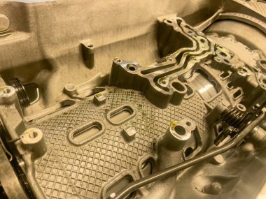 Tamirat veya yenileme sırasında otomatik vites kutusunun mekanik onarımlarının kapatılması.