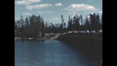 Big Springs, Birleşik Devletler Haziran 1955: 1950 'ler Idaho' daki Big Springs 'in panoramik manzarası, nostaljik klasik görüntülerdeki doğal güzellikleri ve huzurlu manzaraları yakalıyor..