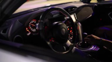 Adria, İtalya 30 Temmuz 2024: Toyota GT86 motorları modifiye edilmiş egzozlarla çalışan arabalar.