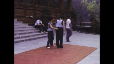 Hong Kong, Haziran 1985: Geleneksel Çin seremonisi Hong Kong 'da 1985 yılında dövüş sanatları performansını ve kültürel mirasını gözler önüne serdi.