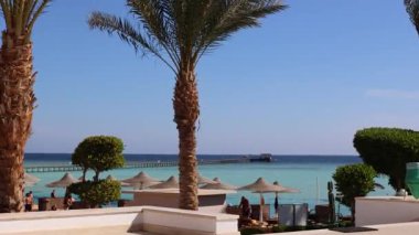 Marsa alam, Mısır 9 Şubat 2025: Marsa alam, Mısır 'daki Kızıldeniz tatil beldesinde dinlenen turistler