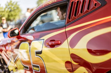 Roma, İtalya 4 Mayıs 2025: Bir Chevrolet Camaro Zl1 Nascar Kupası seri arabasının yakın çekimi.