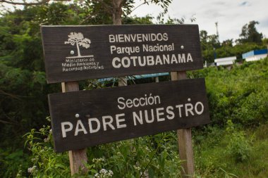 Cueva de chico, Dominik Cumhuriyeti 20 Ağustos 2025: Papaz Nuestro bölümü, zengin Cotubanam Ulusal Parkı 'nın girişi, Dominik Cumhuriyeti' nin el değmemiş doğal manzarasını gözler önüne seriyor..