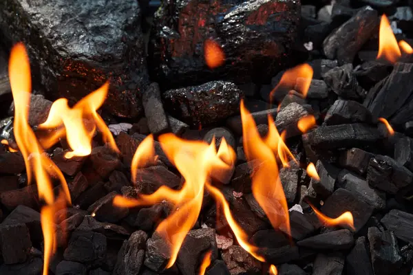 Ateş Alevleri Yanan Odun — Stok fotoğraf