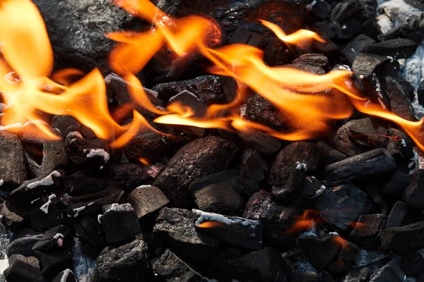 Ateşte Yanan Kömür — Stok fotoğraf