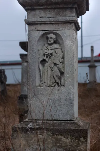 Ternopil bölgesindeki Zbarazh 'da 19. ve 20. yüzyılın başlarında terk edilmiş eski Polonya mezarlığı.