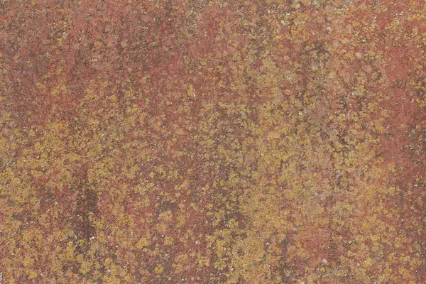 Paslı, eski bir boyanın kabuğu soyulmuş ve soyulmuş metal bir yüzey.