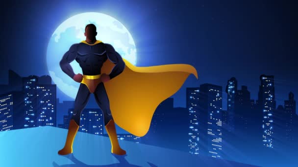 Superbohater Stojący Skraju Budynku Nocnym Pejzażem Pełnią Księżyca Jako Tło — Wideo stockowe