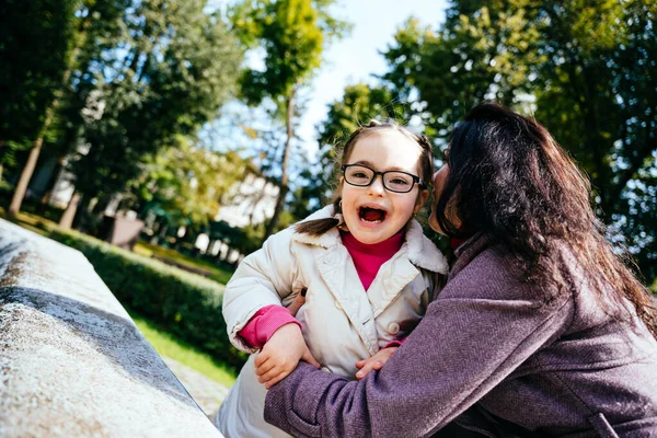 Lovely Child Eyeglasses Cute Facial Expression Her Mother Outdoor Child — Stock Photo, Image
