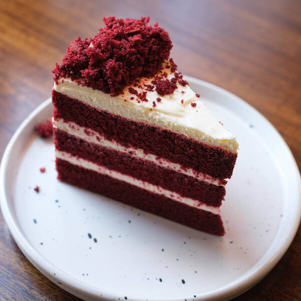  Red velvet  cake on the table