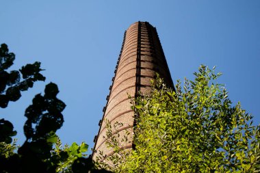 Terk edilmiş eski bir fabrikanın bozulma belgesi. 