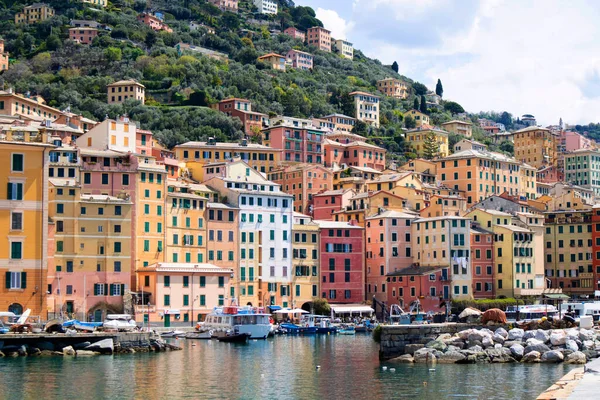 意大利Camogli Liguria具有特色的五彩斑斓村庄的照片记录 — 图库照片