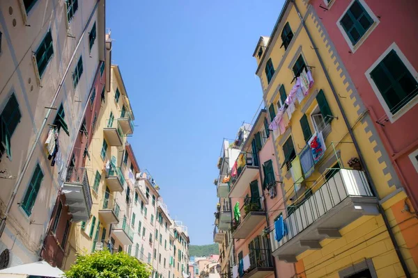 Φωτογραφικό Ντοκουμέντο Του Πολύχρωμου Κεντρικού Δρόμου Της Riomaggiore Liguria Ιταλία — Φωτογραφία Αρχείου