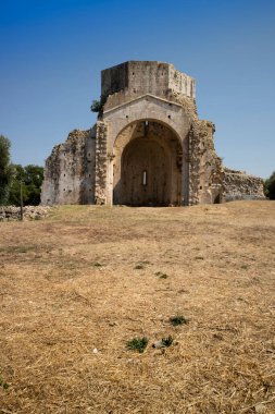 San Bruzio Tuscany Manastırı 'nın kalıntılarının fotoğrafları. 