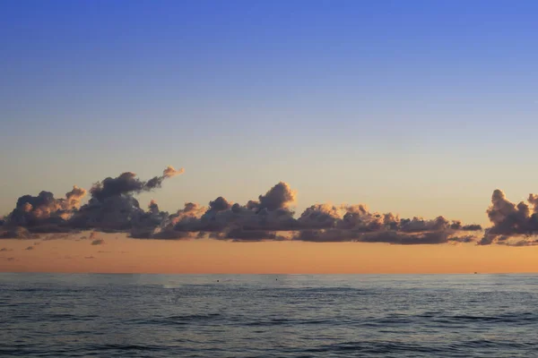 Dokumentacja Fotograficzna Chmur Zachodzie Słońca Nad Morzem — Zdjęcie stockowe