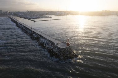Viareggio limanının sağ tarafının belgeleri şafakta fotoğraflandı. 