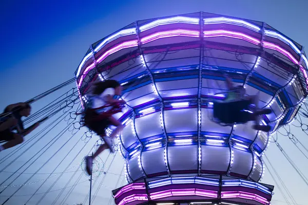 Akşamları çekilen bir Luna Park çekiminin fotoğrafları. 