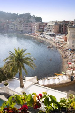 Baia Del Silenzio Liguria İtalya 'da bir yaz gününün fotoğraflı belgesi. 
