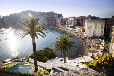 Baia Del Silenzio Liguria İtalya 'da bir yaz gününün fotoğraflı belgesi. 