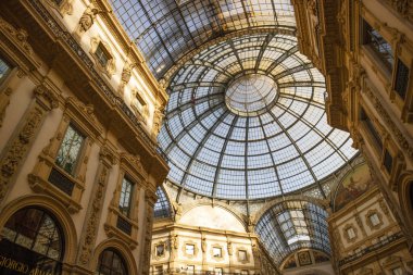Fotoğraf: Milano 'daki Galleria Vittorio Emanuele' nin mimari detayları. 
