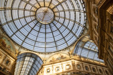Fotoğraf: Milano 'daki Galleria Vittorio Emanuele' nin mimari detayları. 