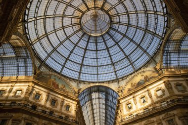 Fotoğraf: Milano 'daki Galleria Vittorio Emanuele' nin mimari detayları. 