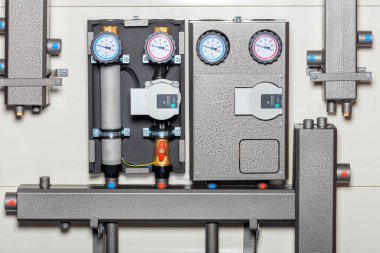 Highly efficient circulating pump group for heating and heating systems with built-in differential pressure regulator.