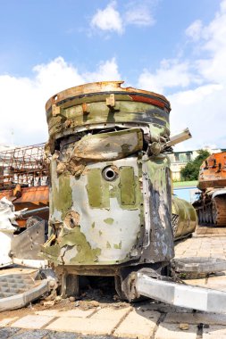 Rusya 'nın Ukrayna' yı işgali sırasında Ukrayna semalarında havaya uçurulan Rus askeri füzesinin bir parçası..