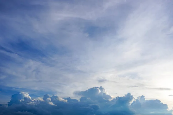 Cielo Azul Fondo Con Nubes —  Fotos de Stock