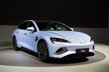 30 Kasım 2022 'de Nonthaburi, Tayland' da 39. Tayland Uluslararası Otomobil Fuarı 2022 'de sergilenen BYD Mühür Aracı.