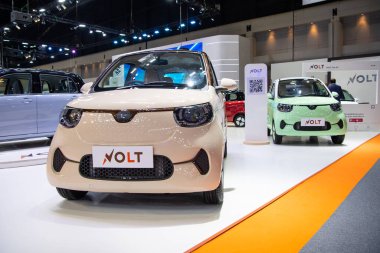VOLT City EV arabası 30 Kasım 2022 'de Nonthaburi, Tayland' da 39. Tayland Uluslararası Otomobil Fuarı 'nda sergileniyor..