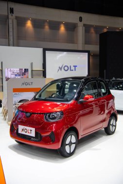 VOLT City EV arabası 30 Kasım 2022 'de Nonthaburi, Tayland' da 39. Tayland Uluslararası Otomobil Fuarı 'nda sergileniyor..