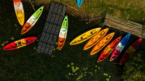 泰国瑞昂省瑞昂植物园湿地独木舟的空中景观 — 图库照片