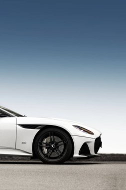 Kiev, Ukrayna - 12 Haziran 2021: Beyaz İngiliz süper arabası Aston Martin DBS Superleggera